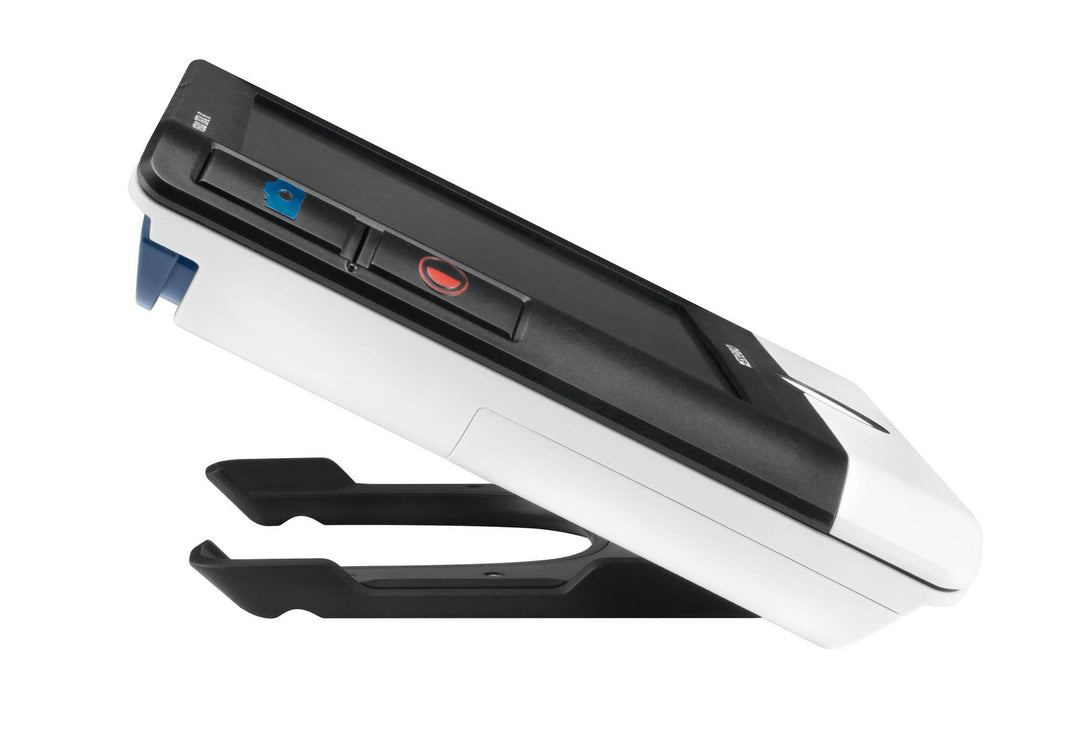 Die elektronische Lupe visolux Digital HD von ESCHENBACH hat einen Standfuß mit ergonomischem Neigungswinkel; VisiAid - Sehhilfen.